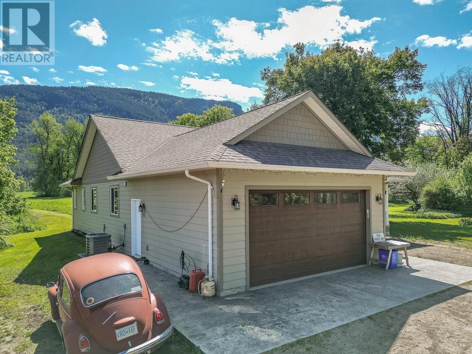 51 MONKS ROAD, Interior REALTORS® — photo 4