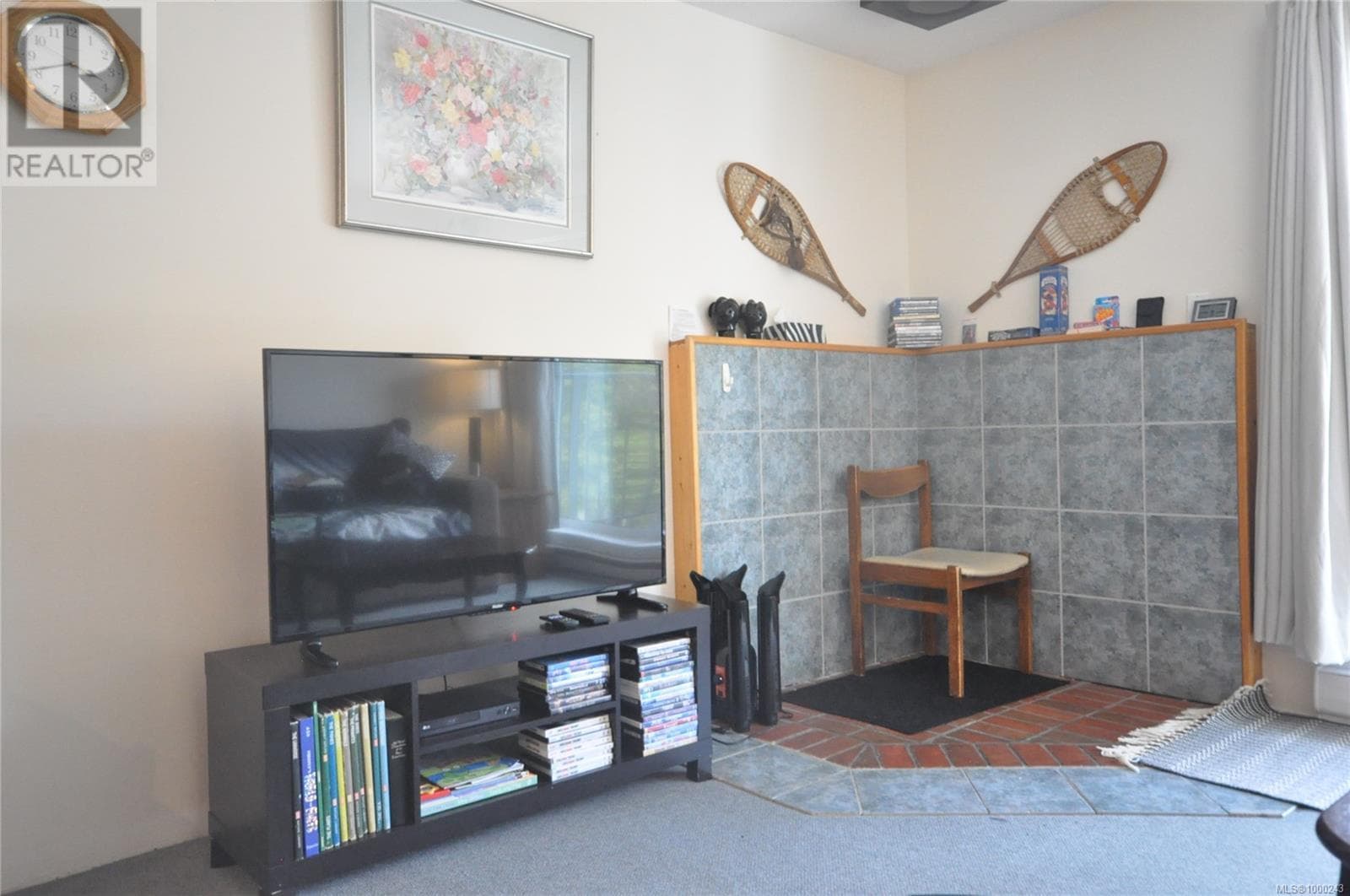 307 695 CASTLE CRAG CRESCENT — photo 2