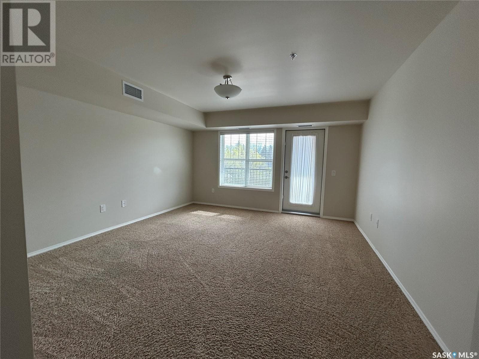 221 601 110TH AVENUE — photo 2