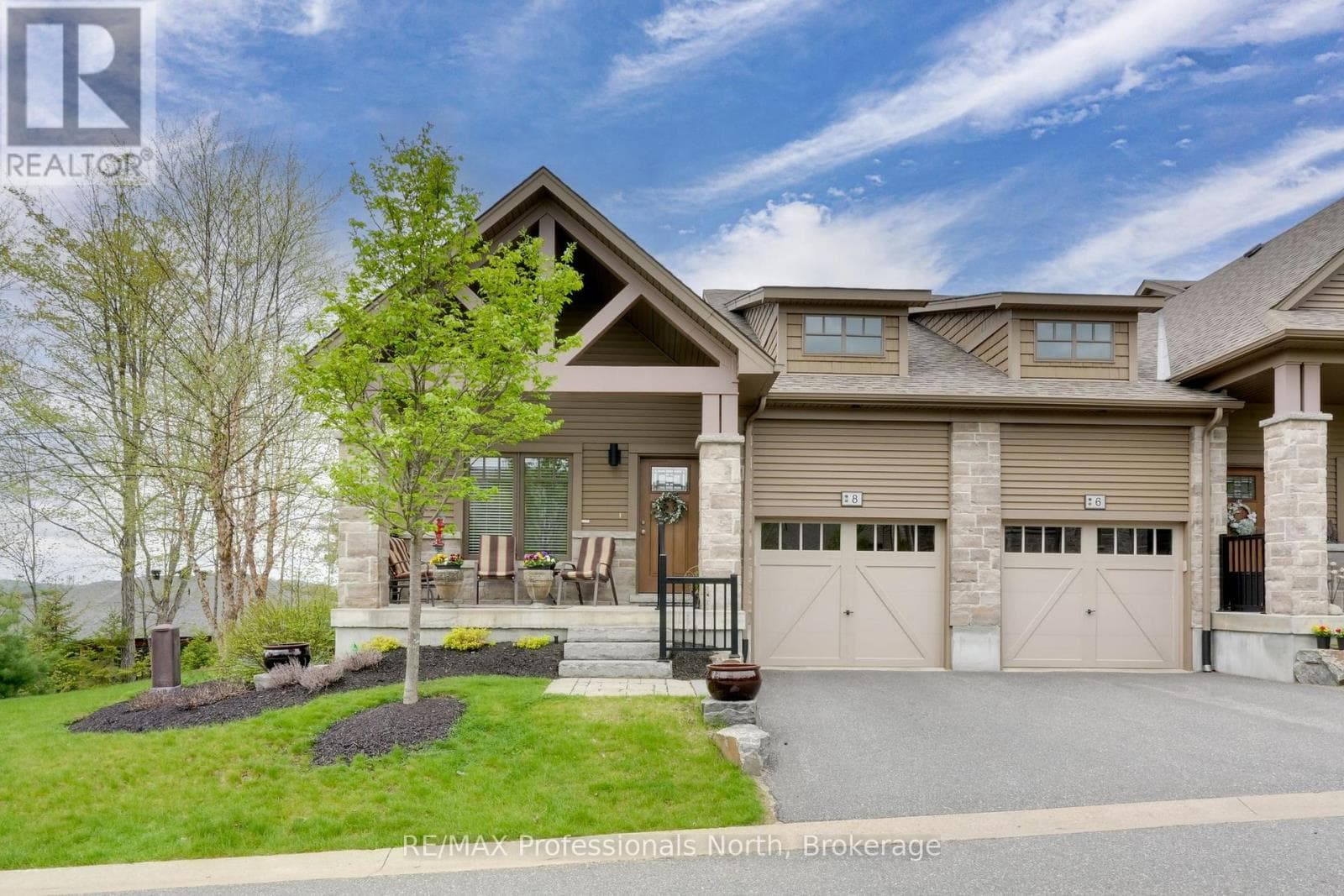 8 SERENITY PLAZA CRESCENT in 