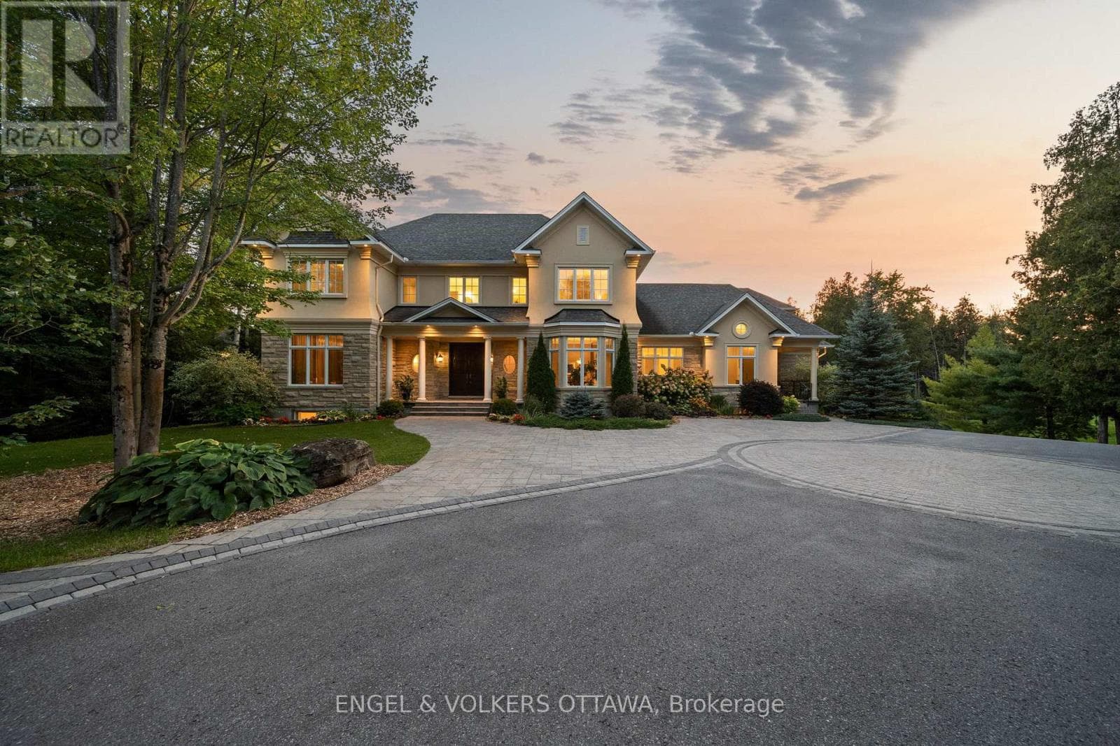 1408 BLACKHORSE COURT, Ottawa — photo 2