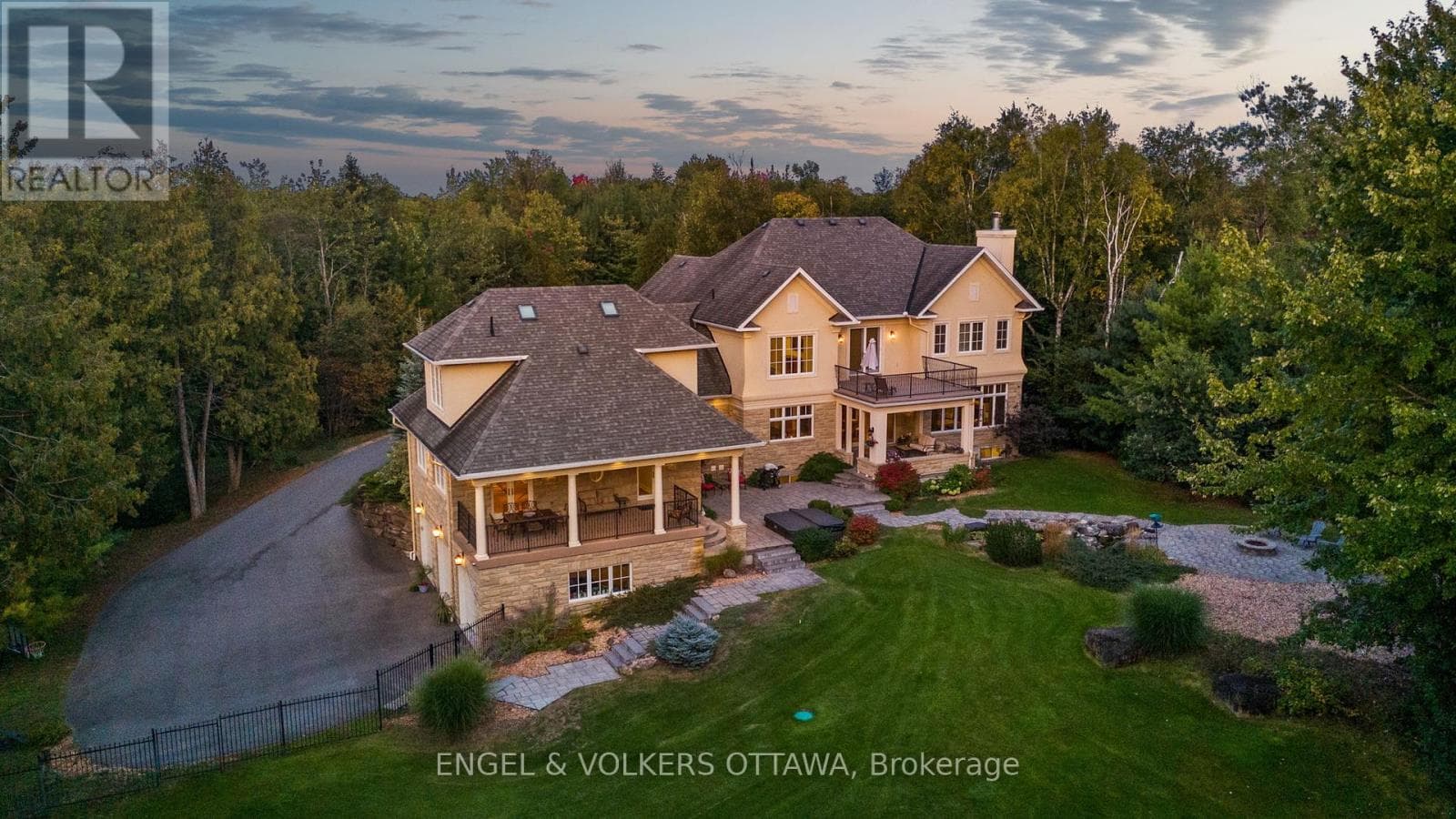 1408 BLACKHORSE COURT, Ottawa — photo 4