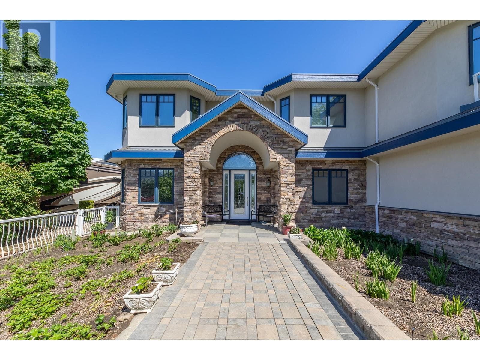 2350 LANDRY CRESCENT — photo 5