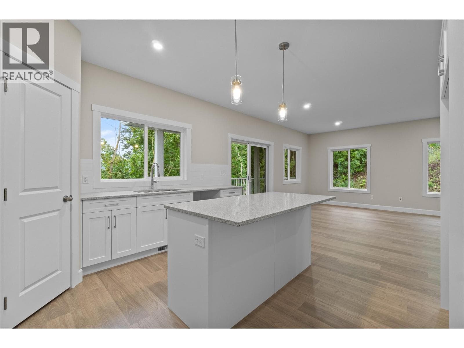 806 CLIFF AVENUE UNIT 104 — photo 4