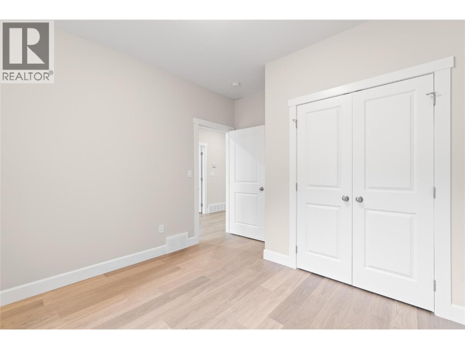 806 CLIFF AVENUE UNIT 104, Interior REALTORS® — photo 3