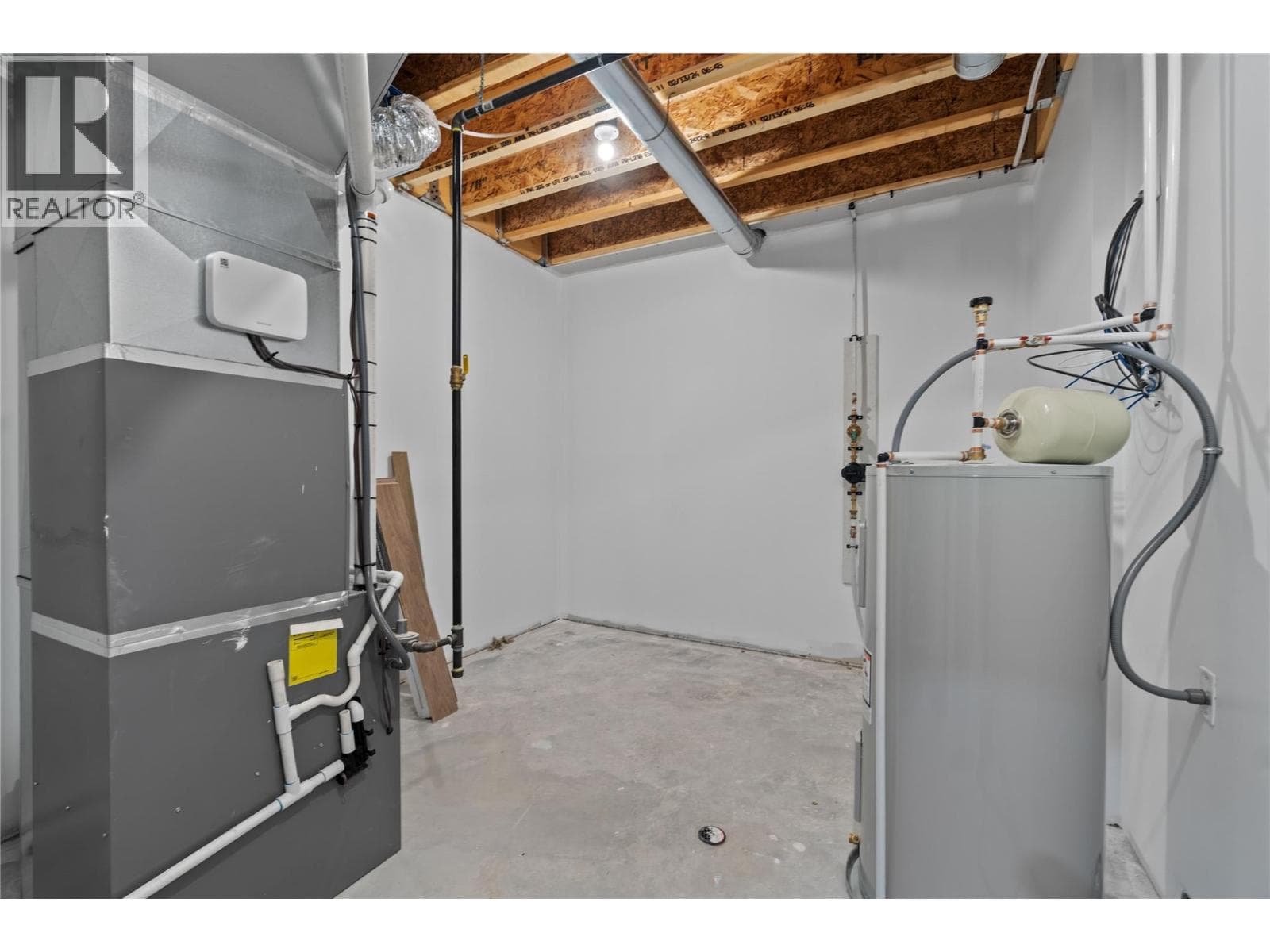 806 CLIFF AVENUE UNIT 104, Interior REALTORS® — photo 2