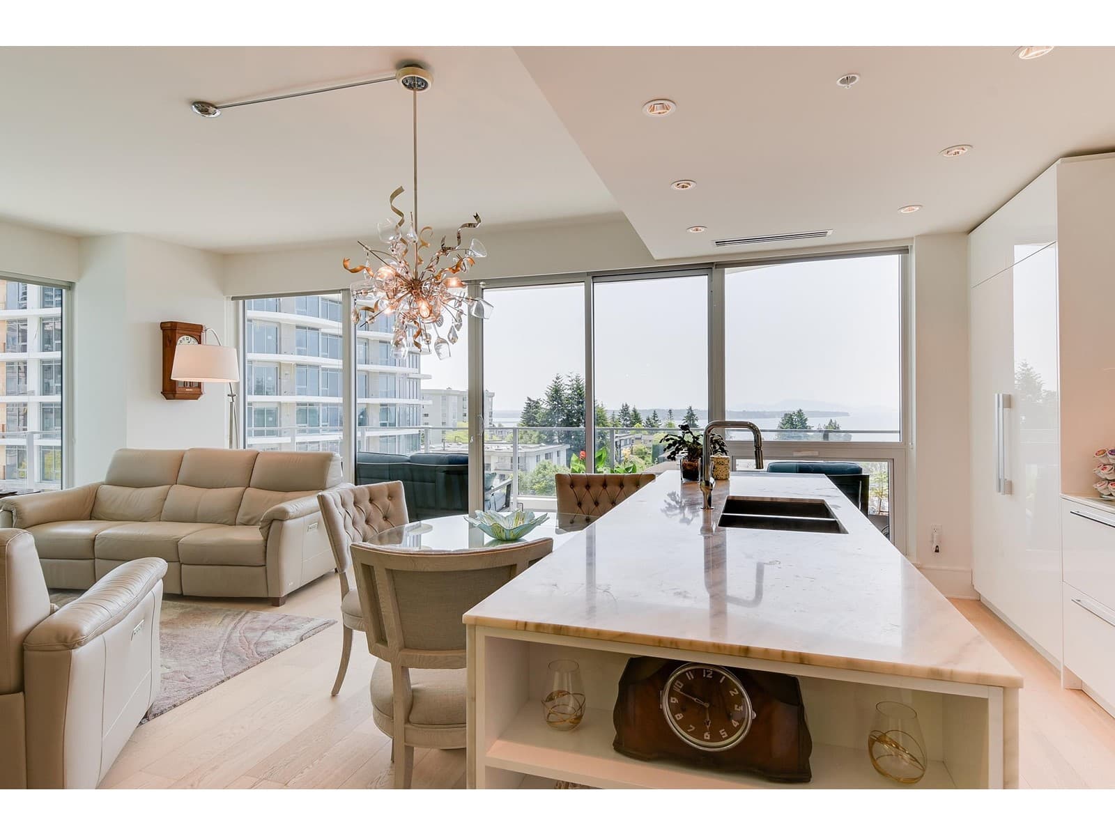 506 1500 MARTIN STREET, Fraser Valley — photo 5