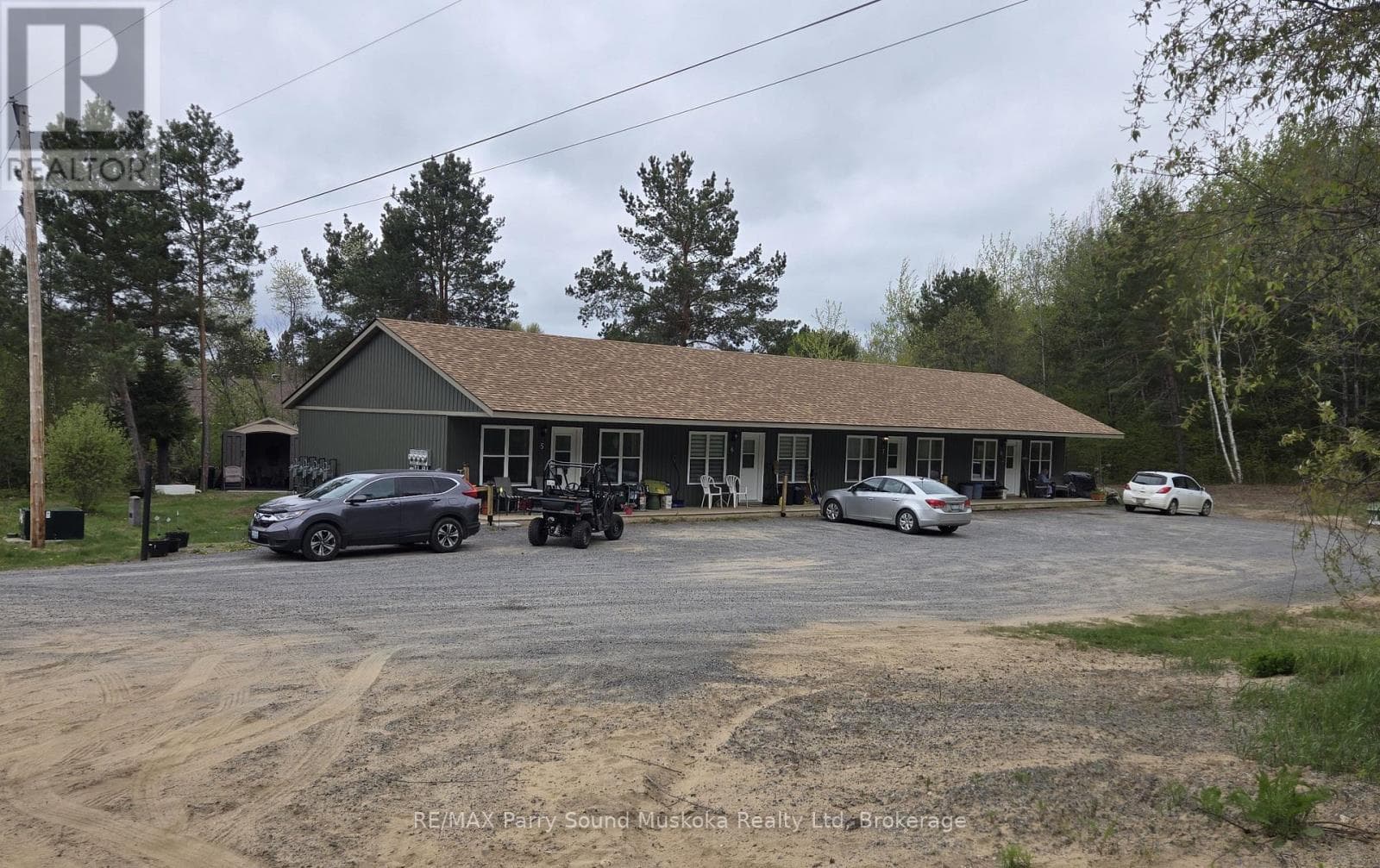 18 ROSELAWN BOULEVARD — photo 3