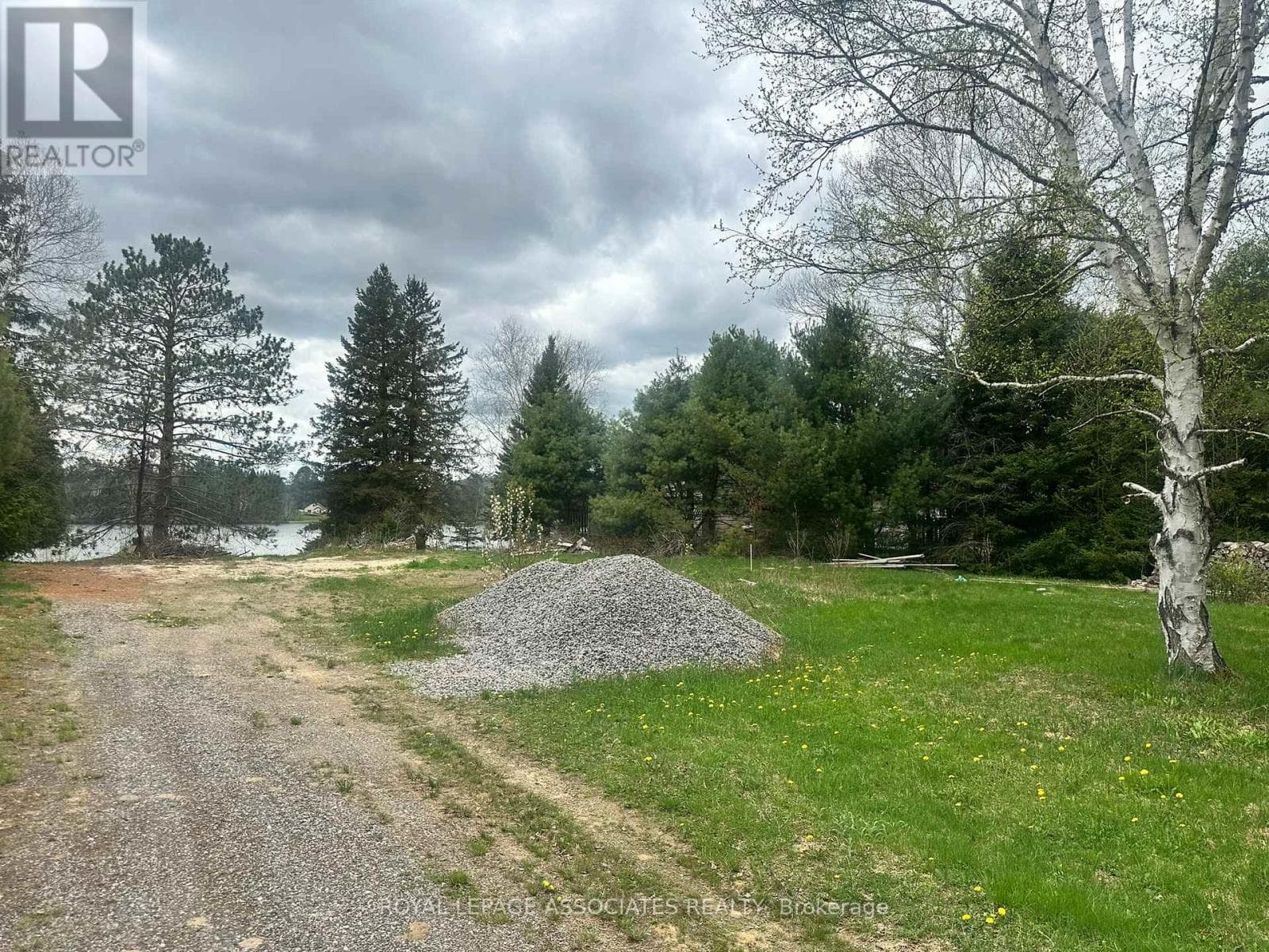 158 LAKEVIEW AVENUE — photo 4