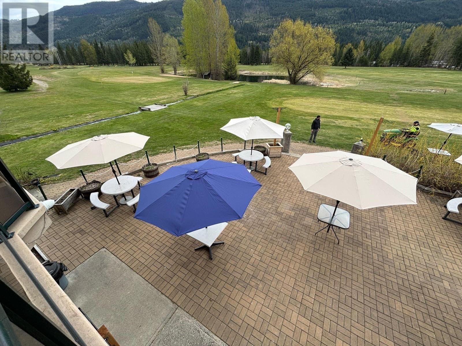 1476/1480 Old North Thompson Highway, Interior REALTORS® — photo 2