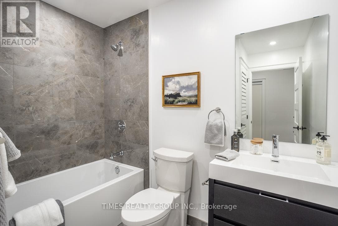 206 - 195 HUNTER STREET E, Toronto — photo 3