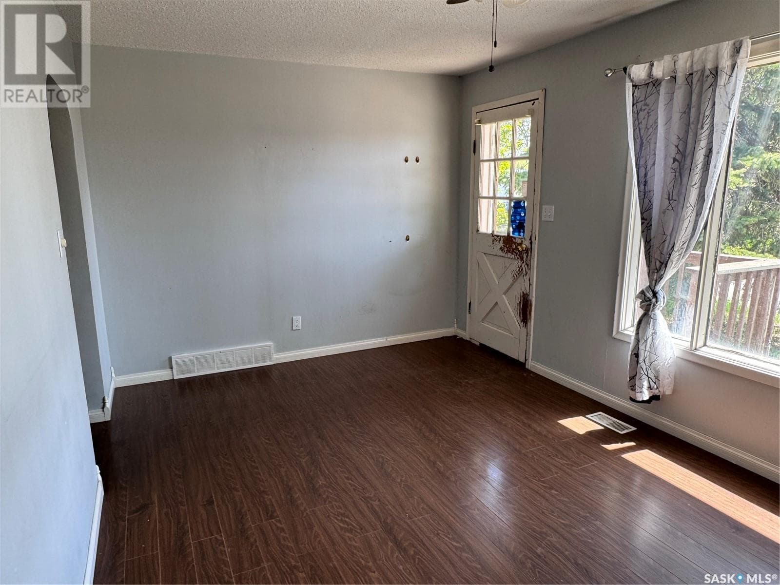 925 ISABELLE STREET, Saskatchewan — photo 4