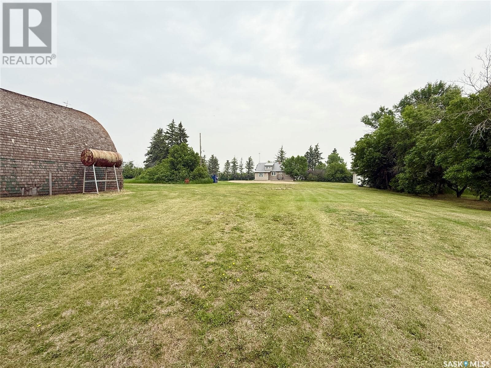 SOUTH WEYBURN ACREAGE in 