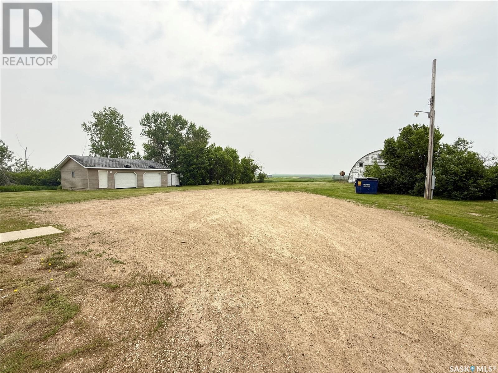 SOUTH WEYBURN ACREAGE — photo 5
