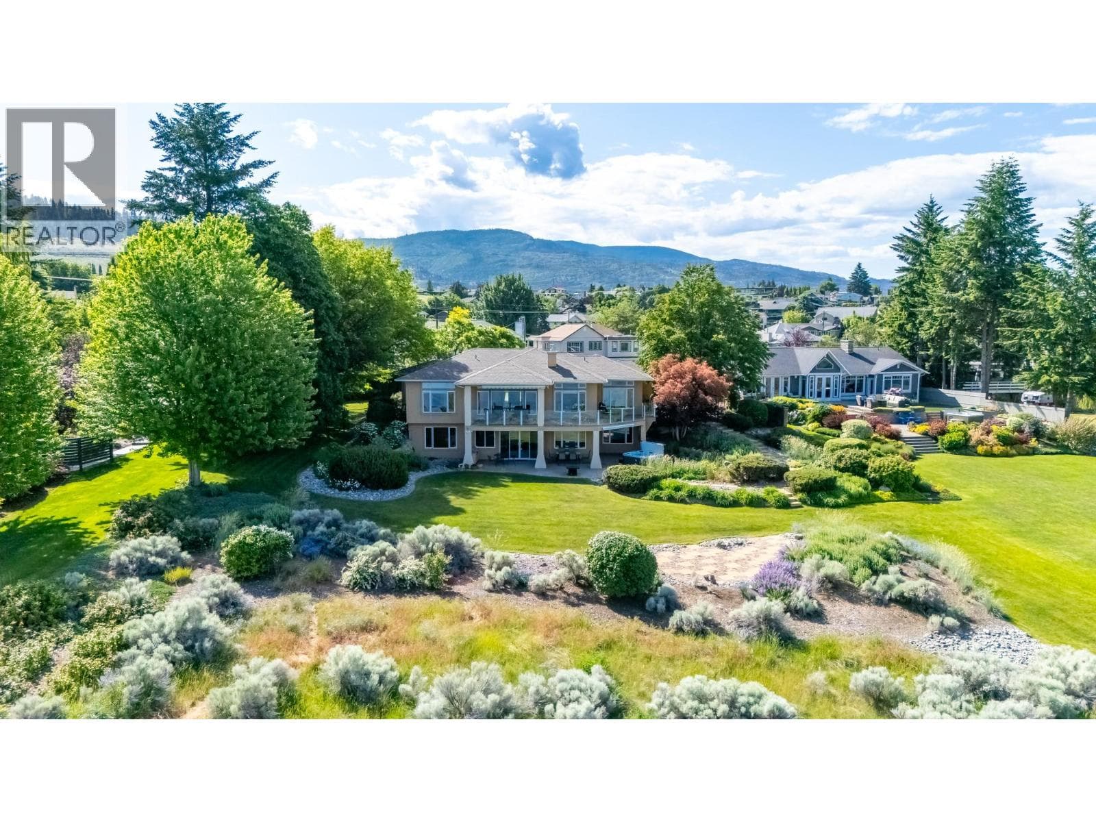 156 VANCOUVER PLAZA, Interior REALTORS® — photo 4