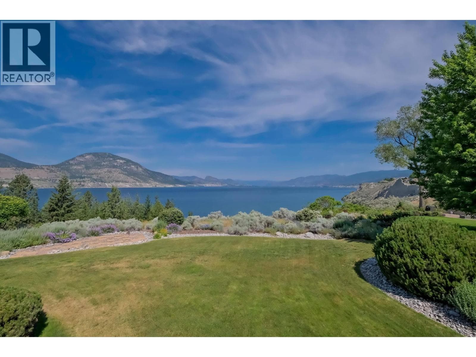156 VANCOUVER PLAZA, Interior REALTORS® — photo 2