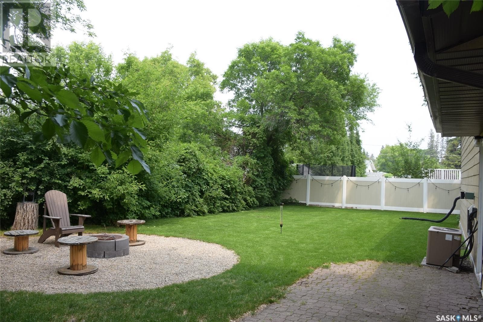 119 DEWDNEY STREET — photo 4