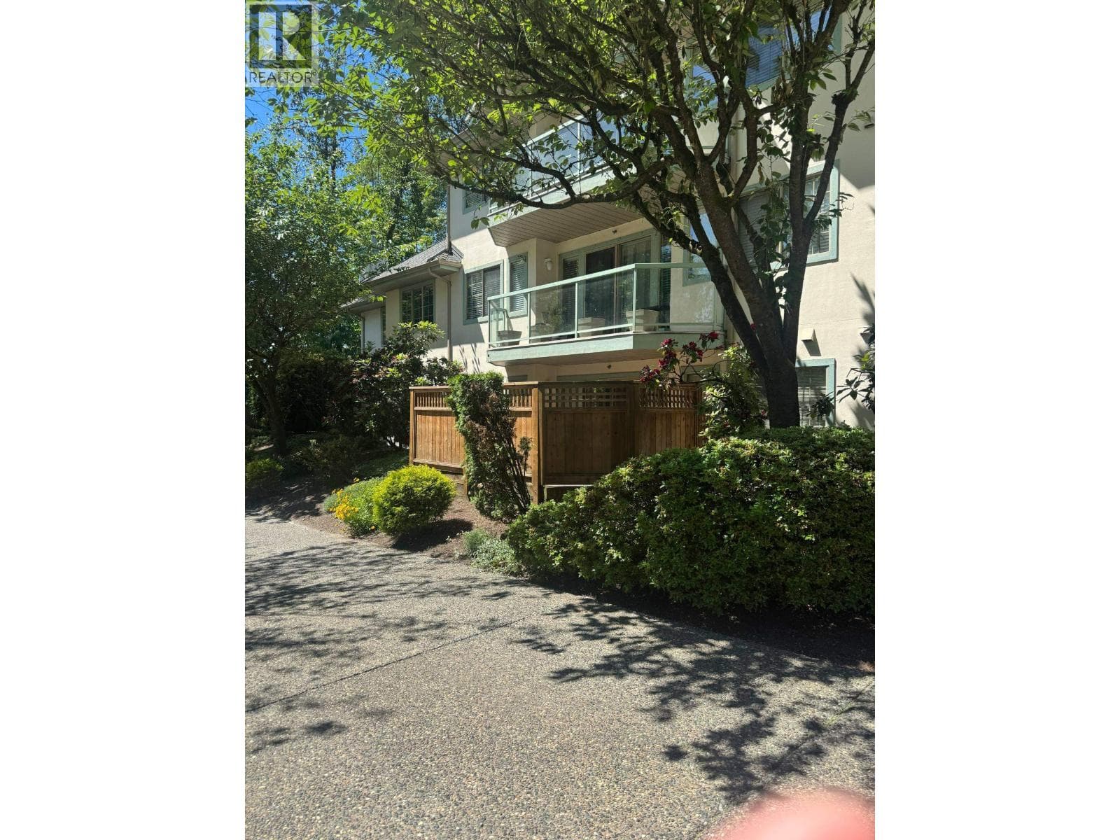 215 1148 WESTWOOD STREET, Greater Vancouver — photo 2