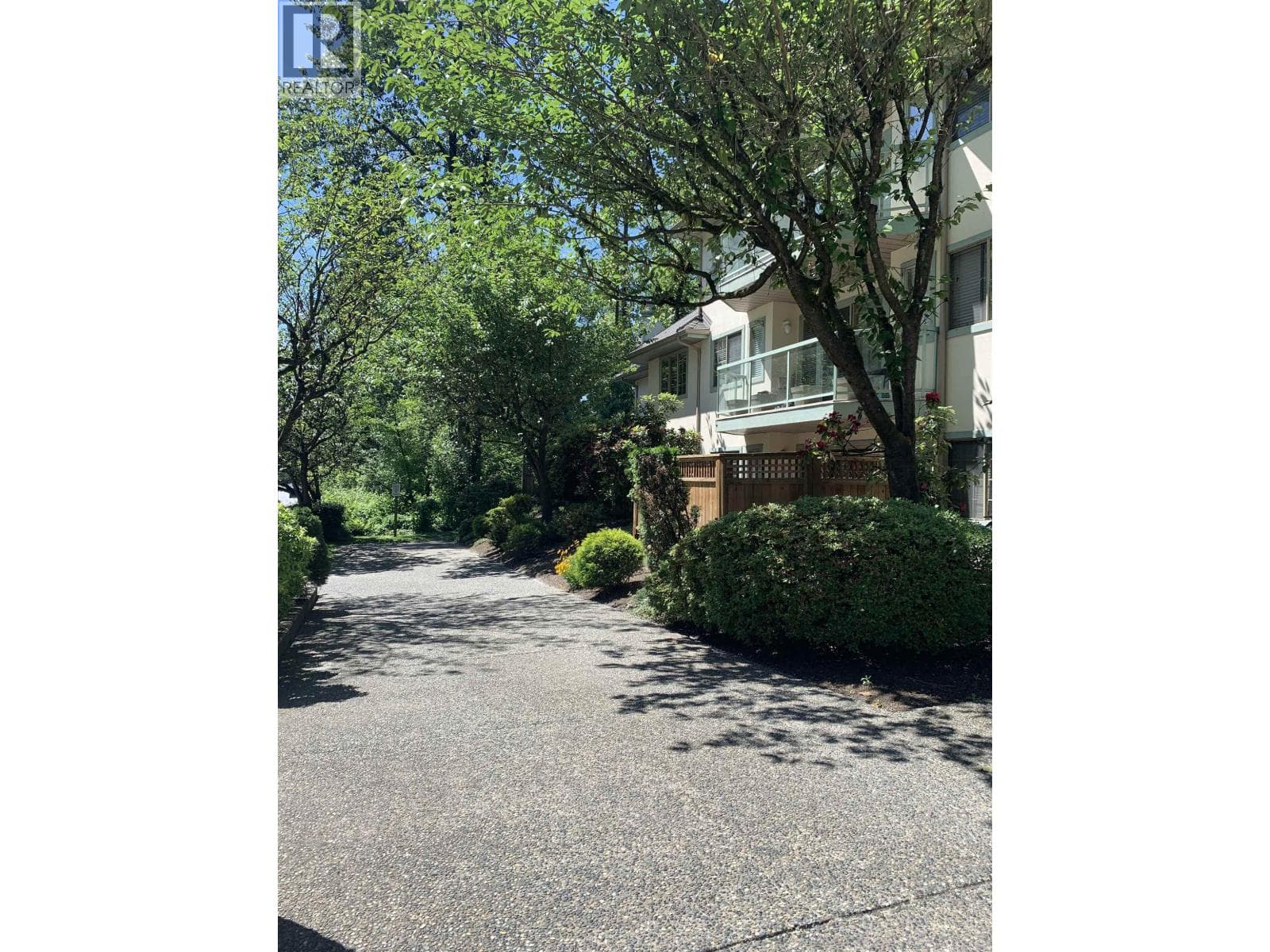 215 1148 WESTWOOD STREET, Greater Vancouver — photo 4