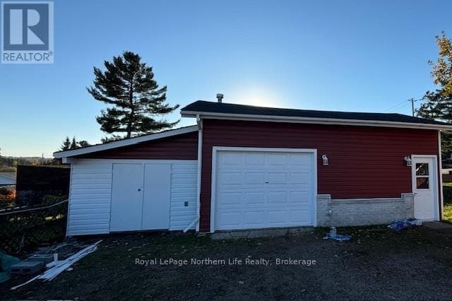 511 BRYDGES STREET, North Bay — photo 2