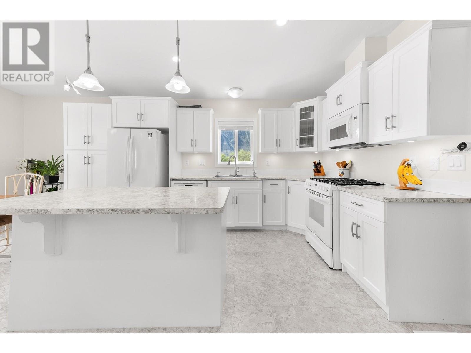 1118 MIDDLE BENCH ROAD UNIT 1, Interior REALTORS® — photo 5