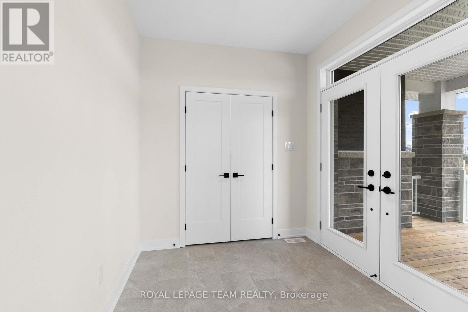 62 HOGAN DRIVE, Ottawa — photo 5