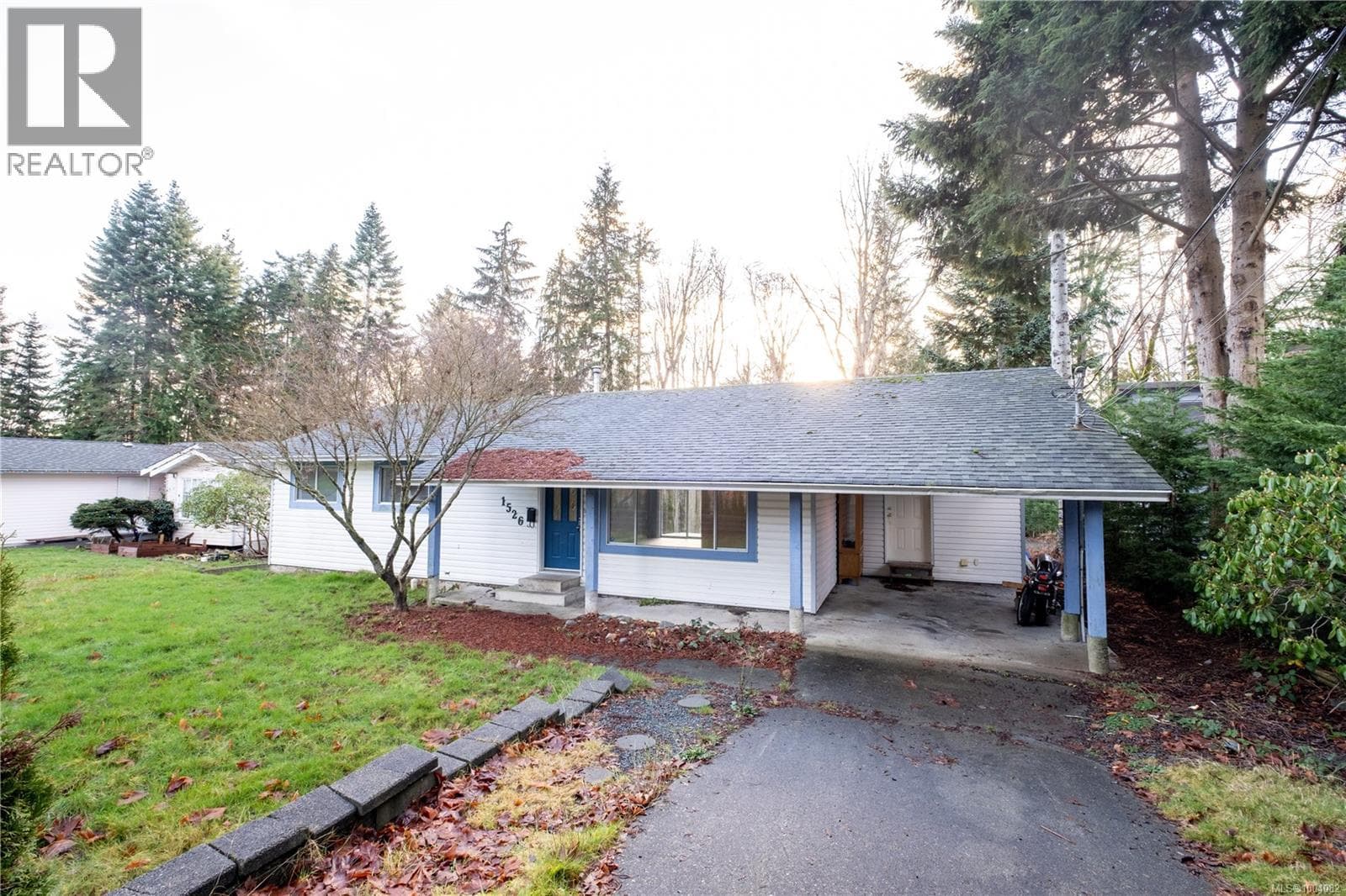 1526 STAG ROAD, Vancouver Island — photo 2