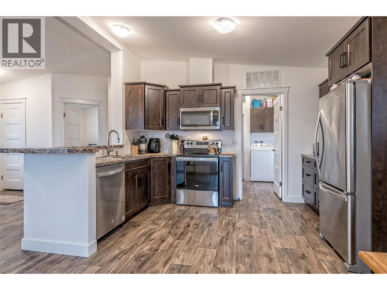 9369 KEITHLEY ROAD, Interior REALTORS® — photo 5