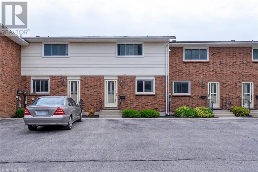 32 MONTCLAIR CRESCENT UNIT 16 in 