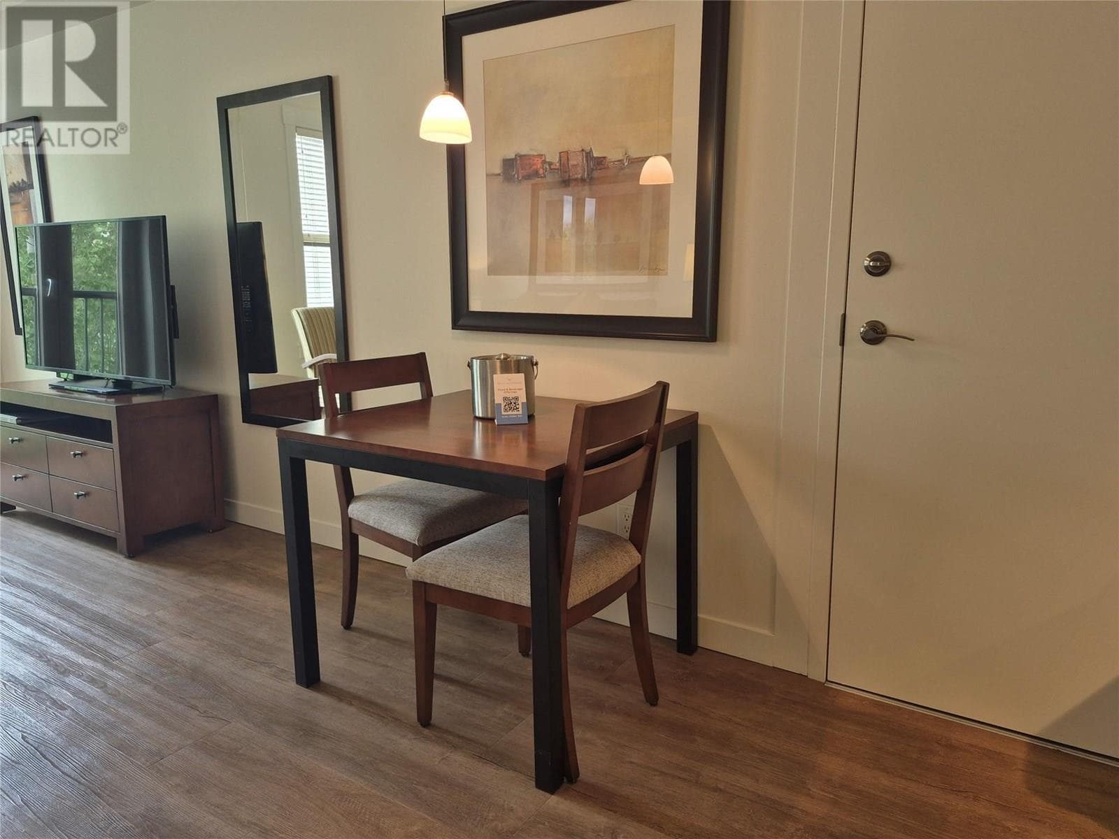 4200 Lakeshore Drive Drive Unit# 302, Interior REALTORS® — photo 3