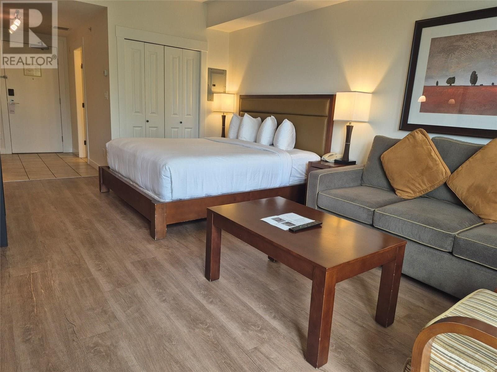 4200 Lakeshore Drive Drive Unit# 302, Interior REALTORS® — photo 5