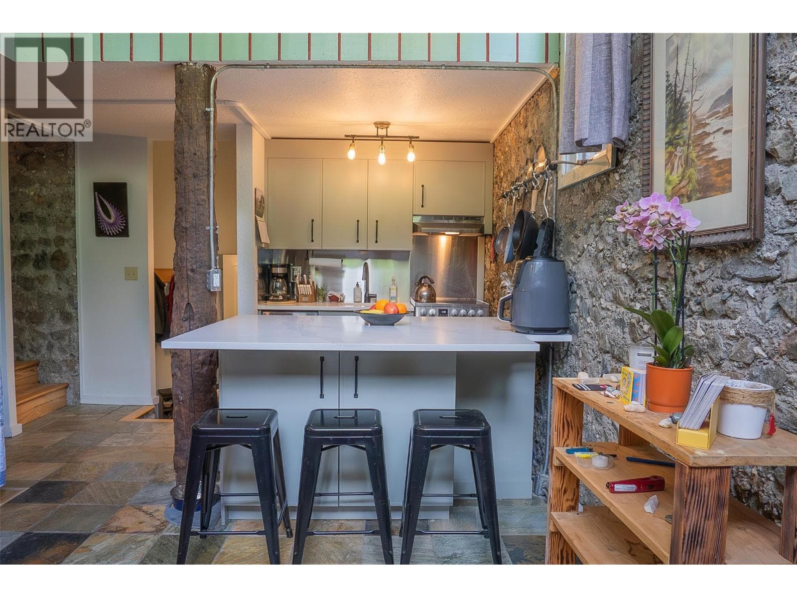 130 COUGAR ROAD UNIT 6, Interior REALTORS® — photo 3