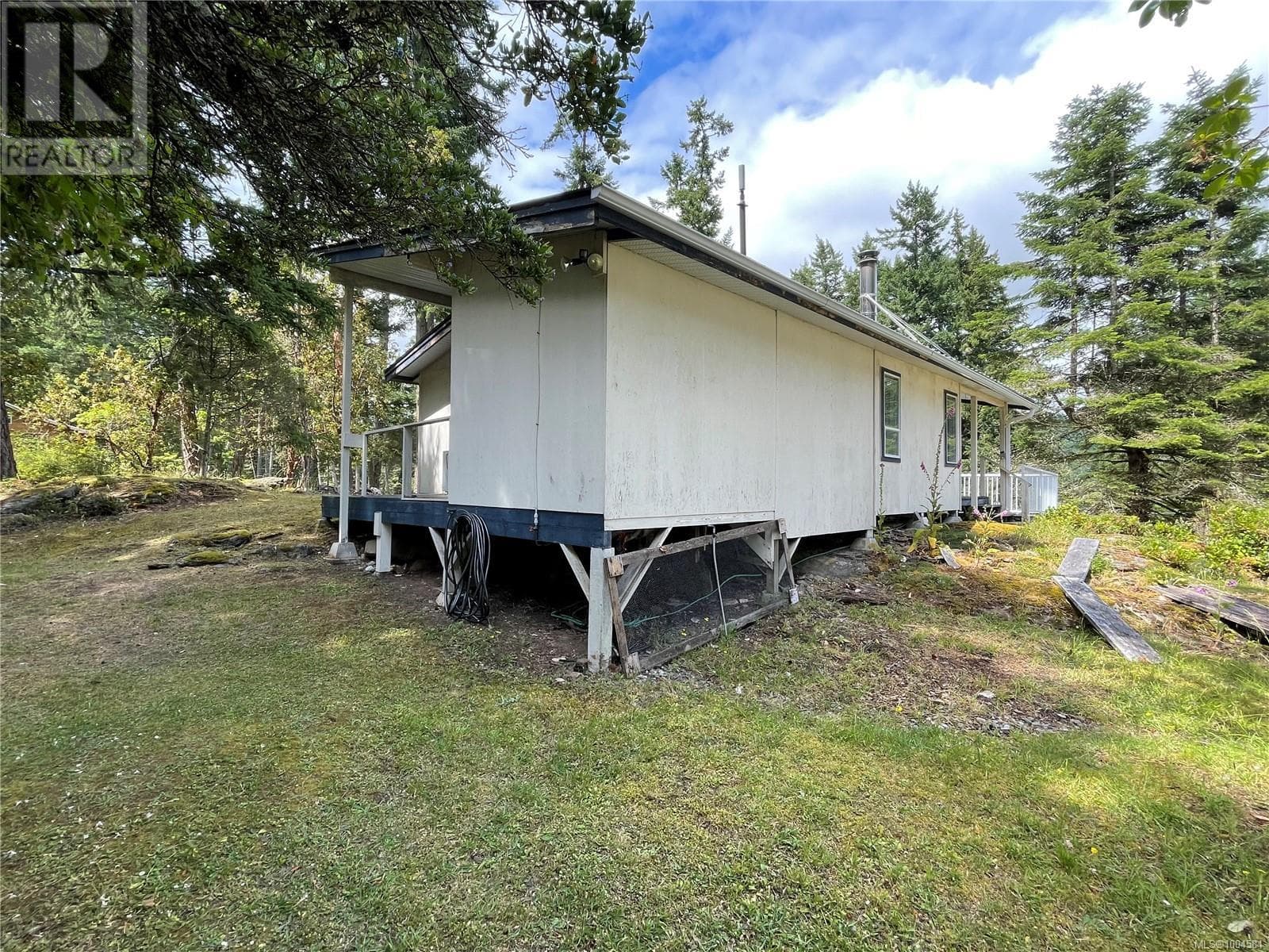 865 DRIFTWOOD DRIVE, Vancouver Island — photo 2