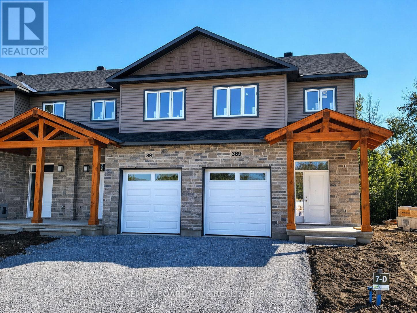 355 VOYAGEUR PLACE in 