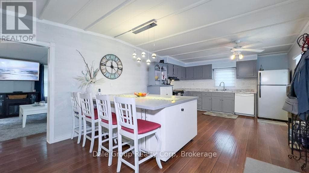 2 SUTTON DRIVE, OnePoint — photo 2