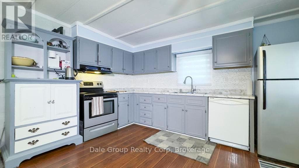 2 SUTTON DRIVE, OnePoint — photo 3