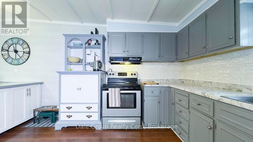 2 SUTTON DRIVE, OnePoint — photo 4