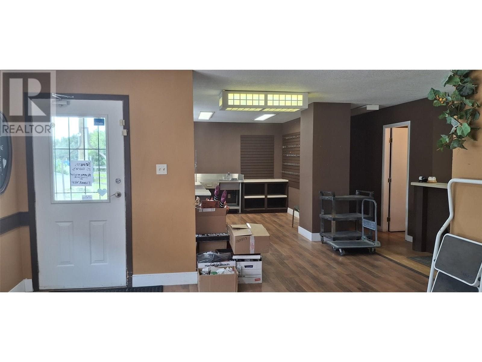 722 1st Avenue — photo 3