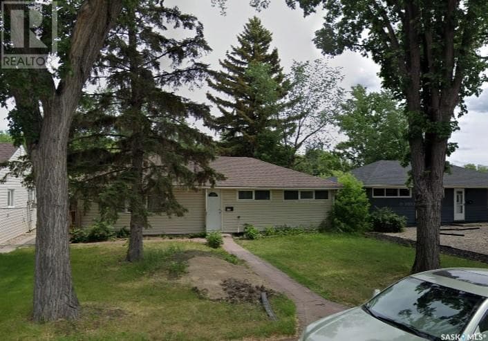 103 ROBINSON CRESCENT in Coronation Park