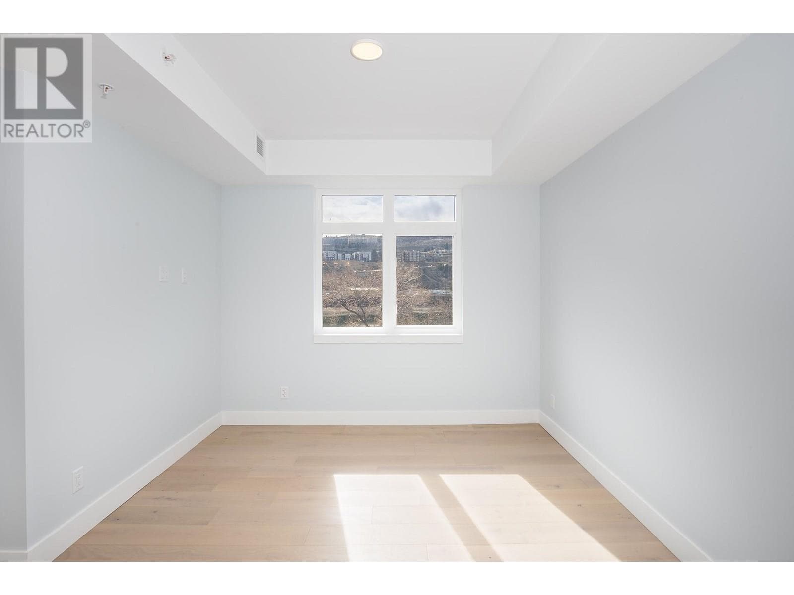 215 ROYAL AVENUE UNIT 305, Interior REALTORS® — photo 4