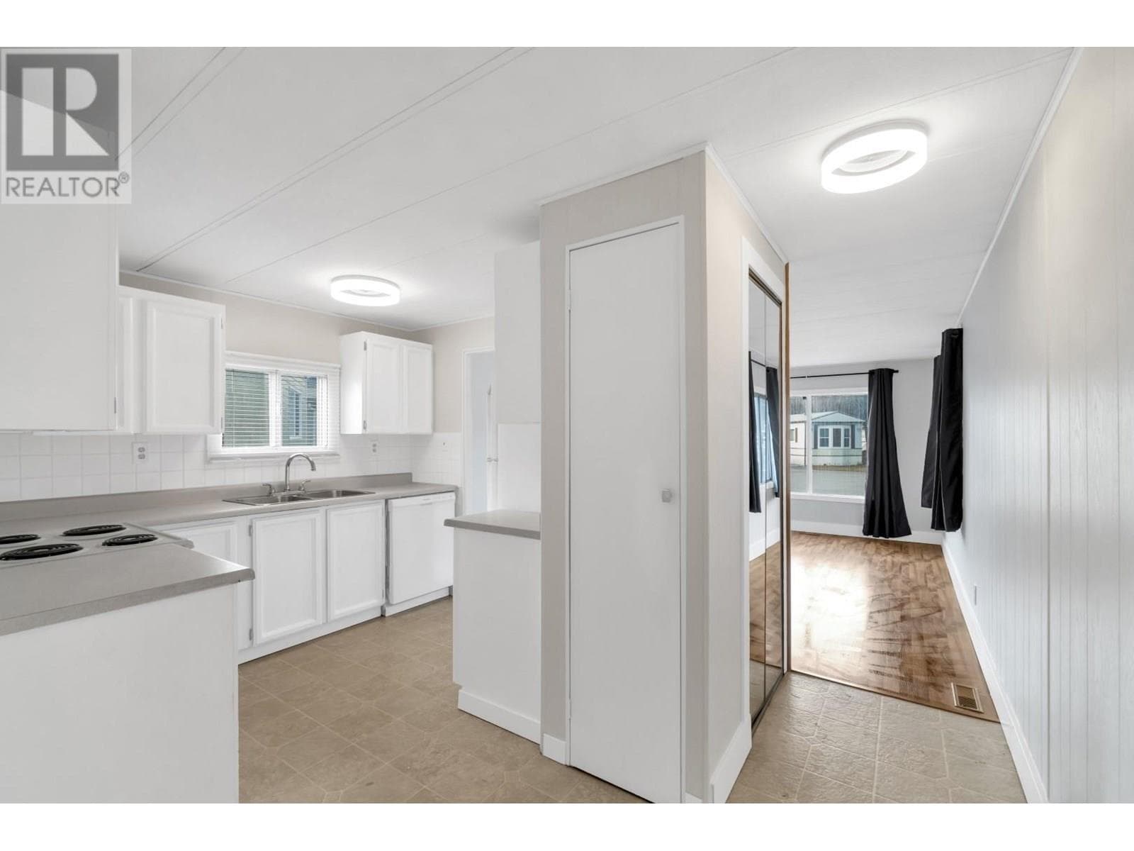 2776 CLAPPERTON AVENUE UNIT 3, Interior REALTORS® — photo 5