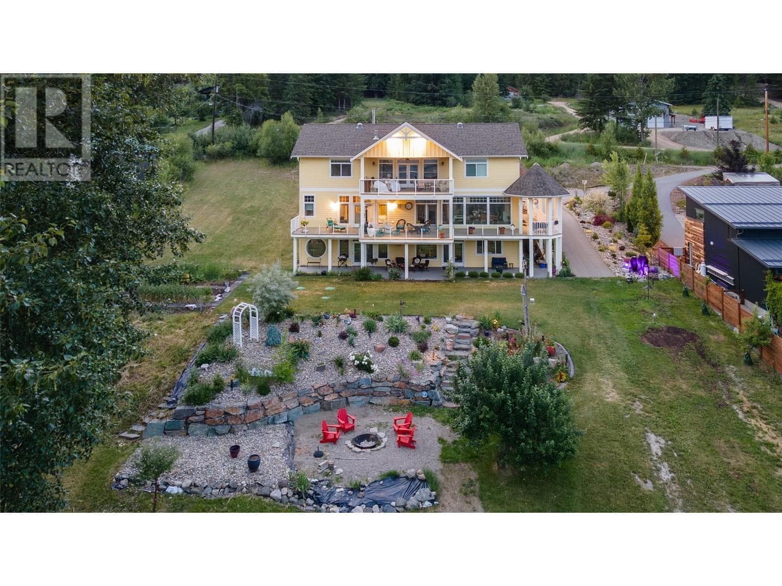 3828 PARRI ROAD, Interior REALTORS® — photo 2