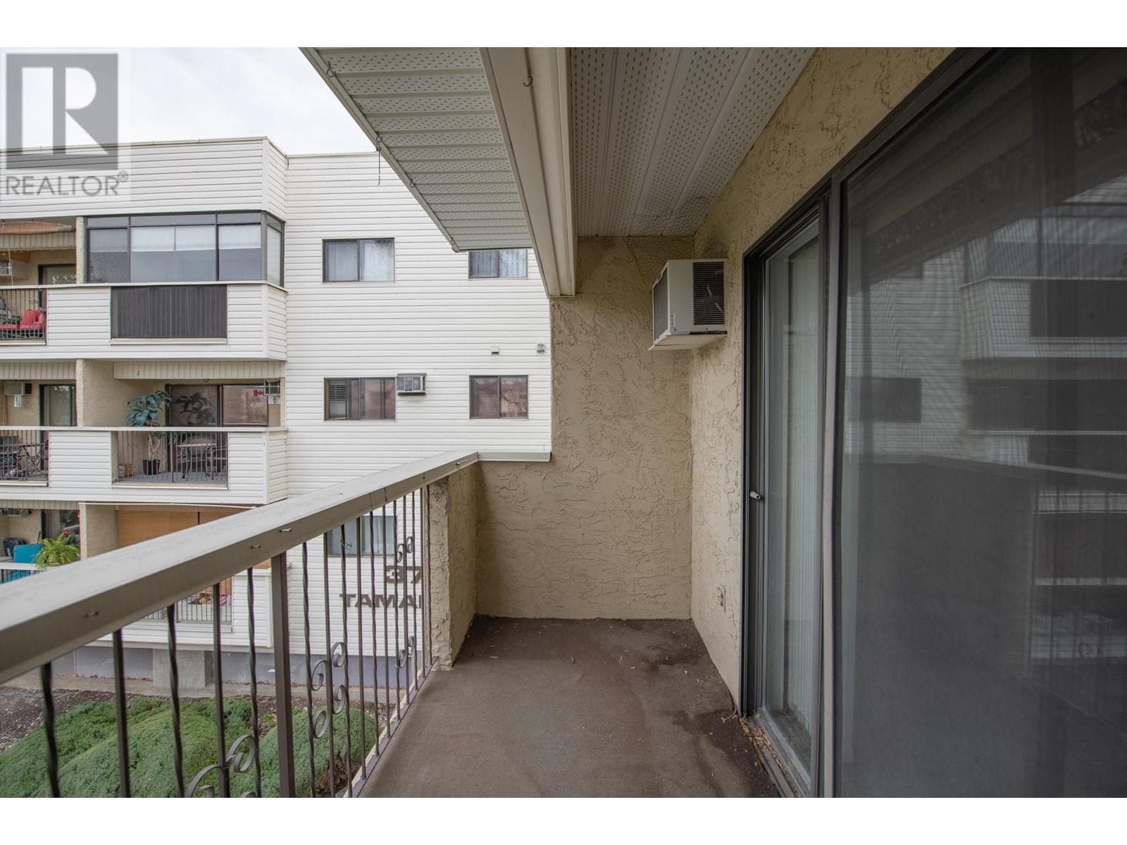 3701 27 AVENUE UNIT 204, Interior REALTORS® — photo 4