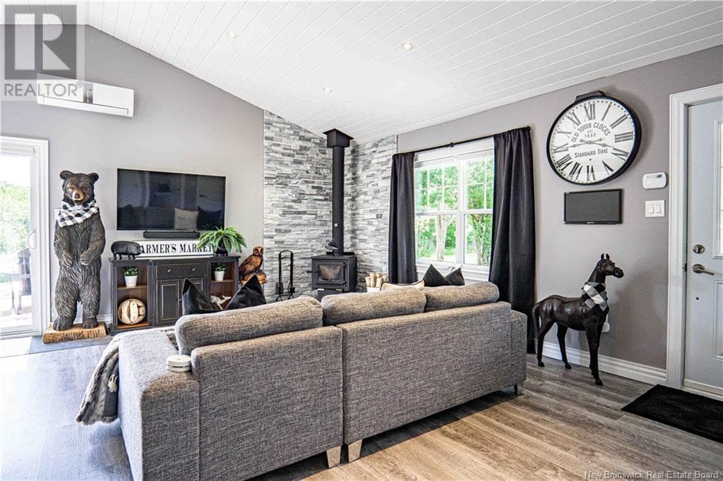 647 SAND BROOK ROAD, New Brunswick — photo 3