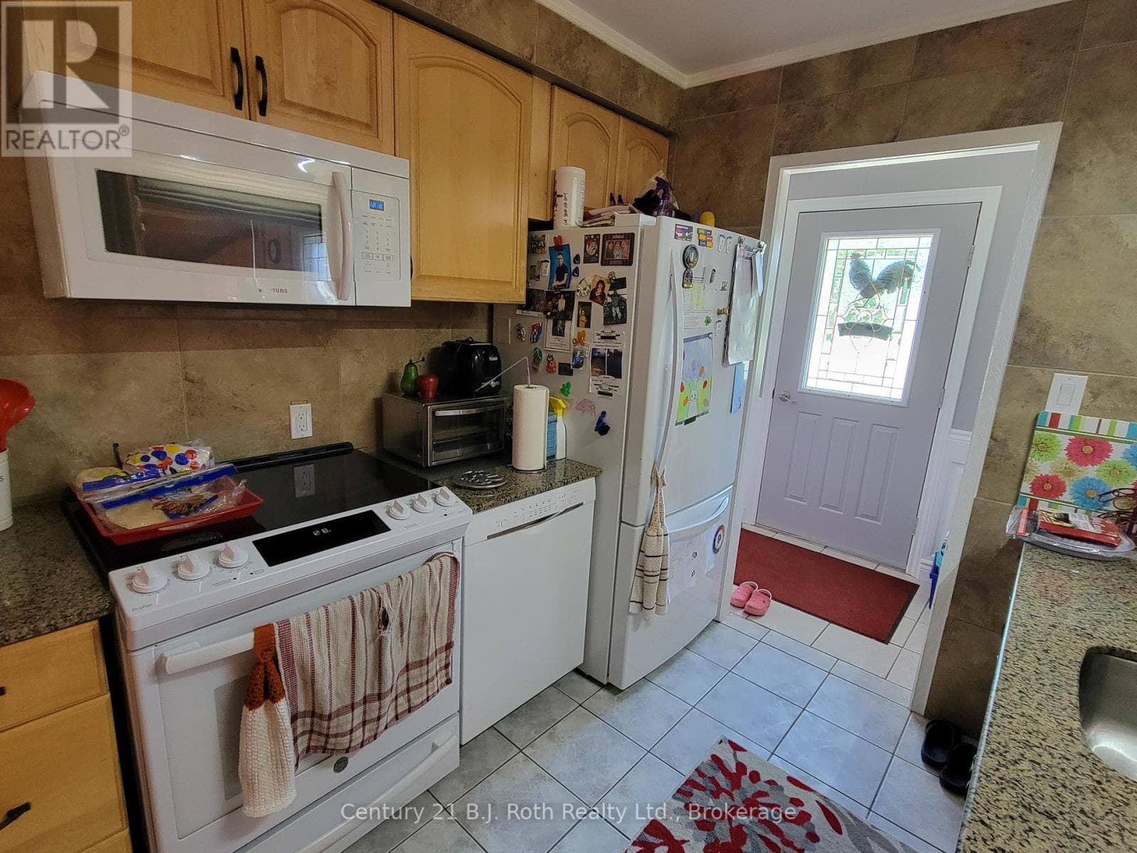 2 LYNN STREET, OnePoint — photo 2