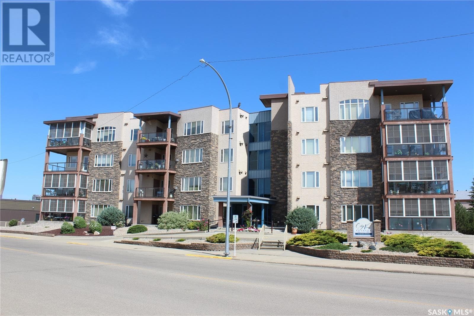 104 75 Souris AVENUE in 