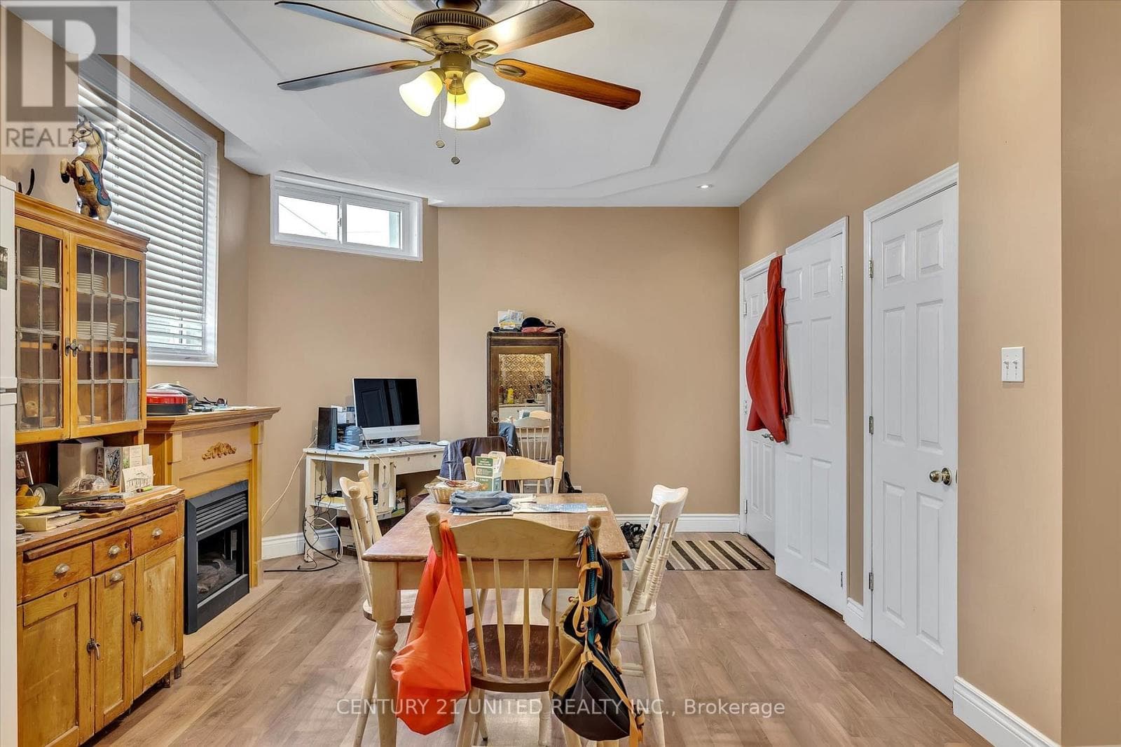 203 CARLISLE AVENUE, Central Lakes — photo 3