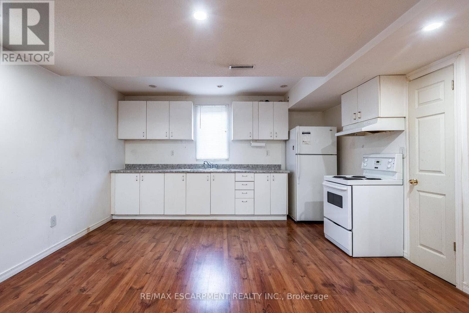 154-156 FREELTON ROAD, Toronto — photo 4