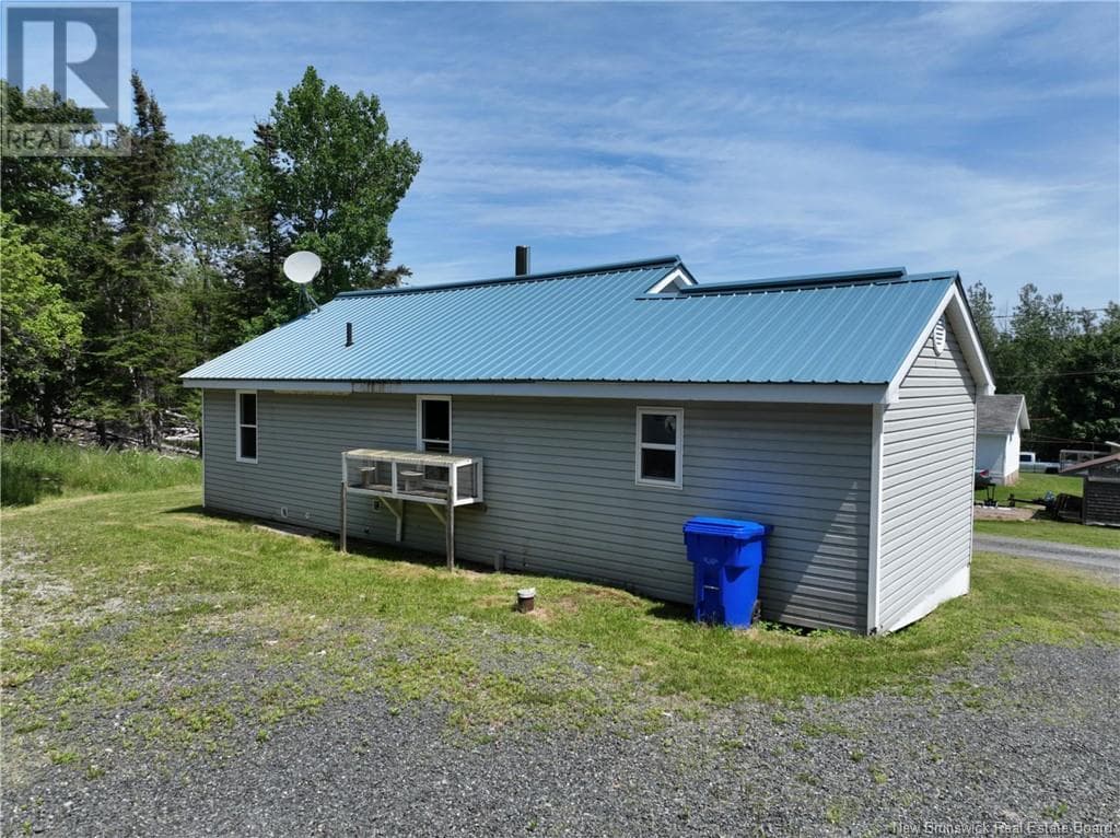 12 HARTFORD ROAD, New Brunswick — photo 2