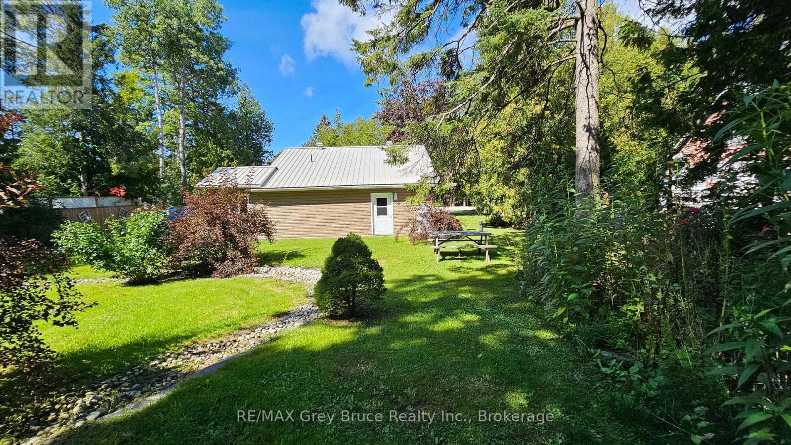 549 STOKES BAIE ROAD, OnePoint — photo 2